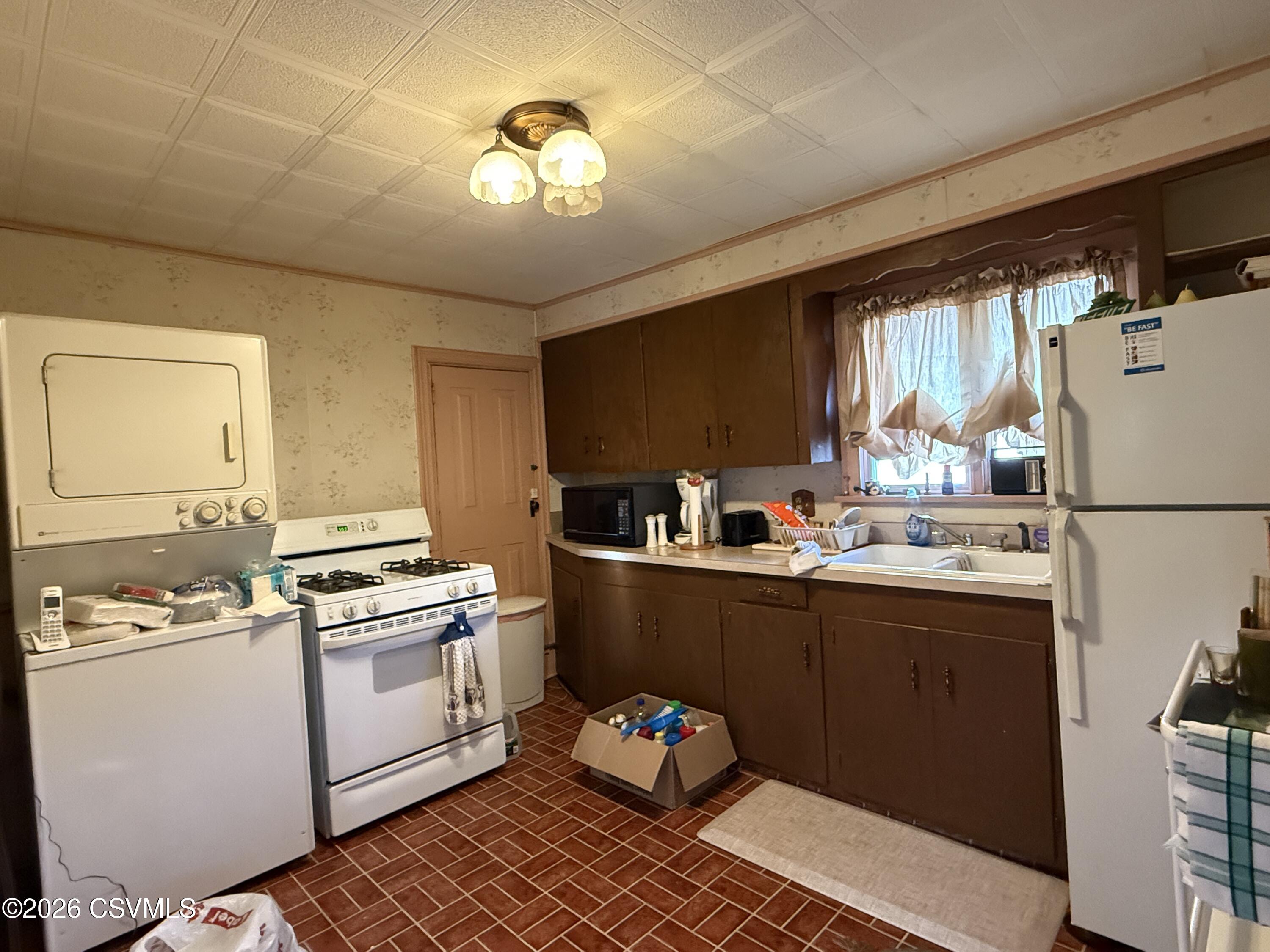 Properties 4 402 east street