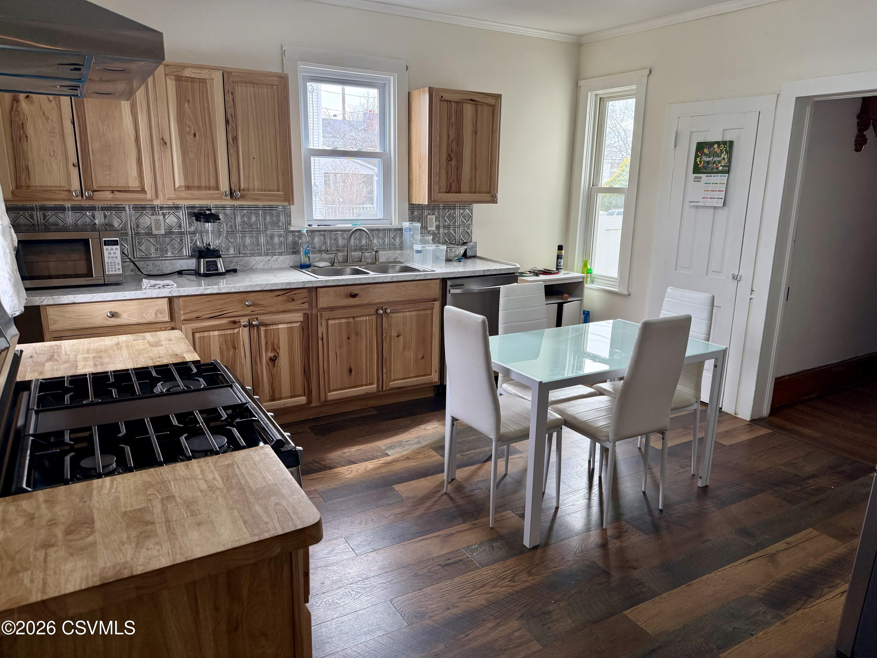 Properties 4 229 E 5TH Street