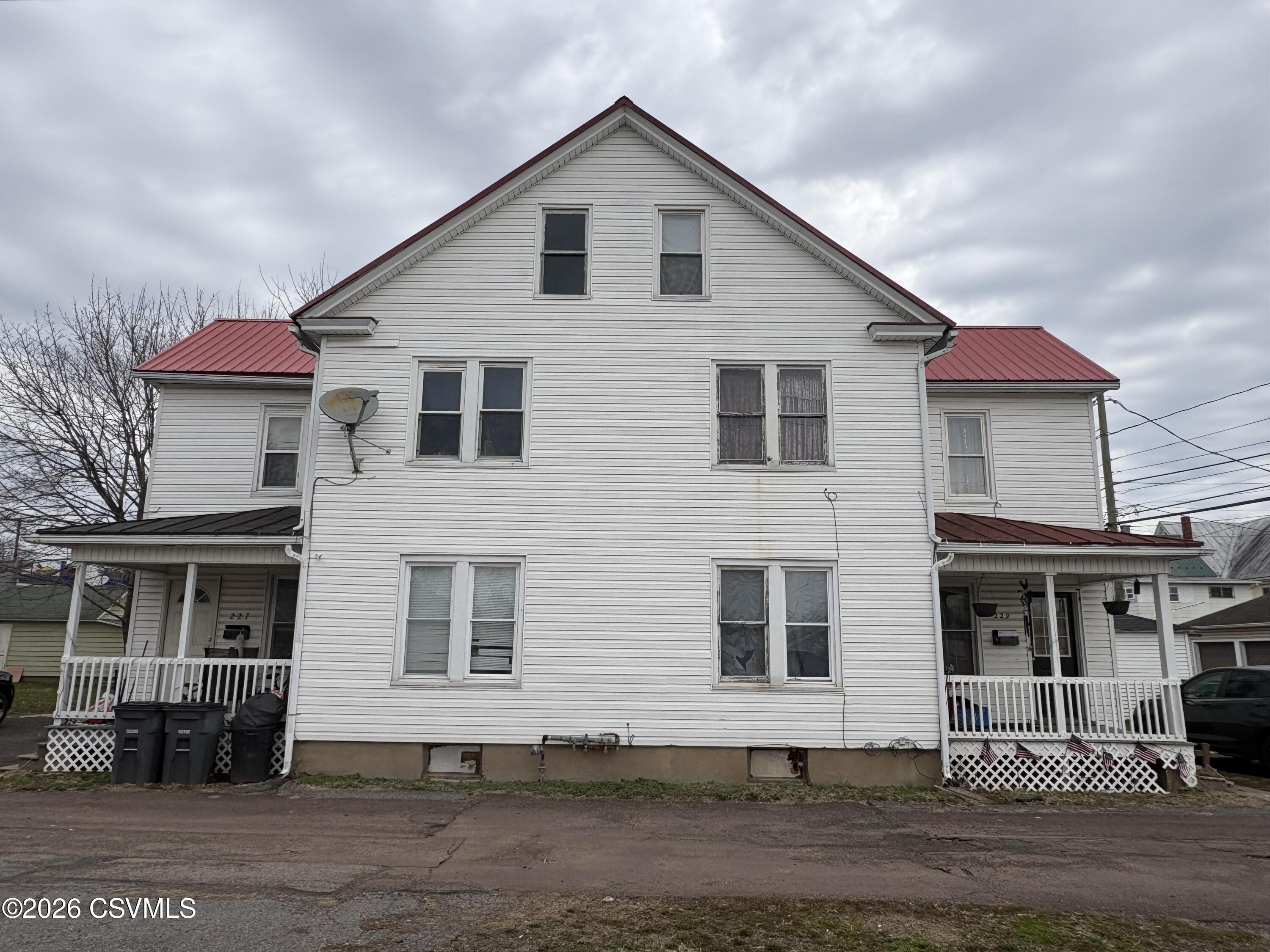 Properties 3 227-229 MARY Avenue