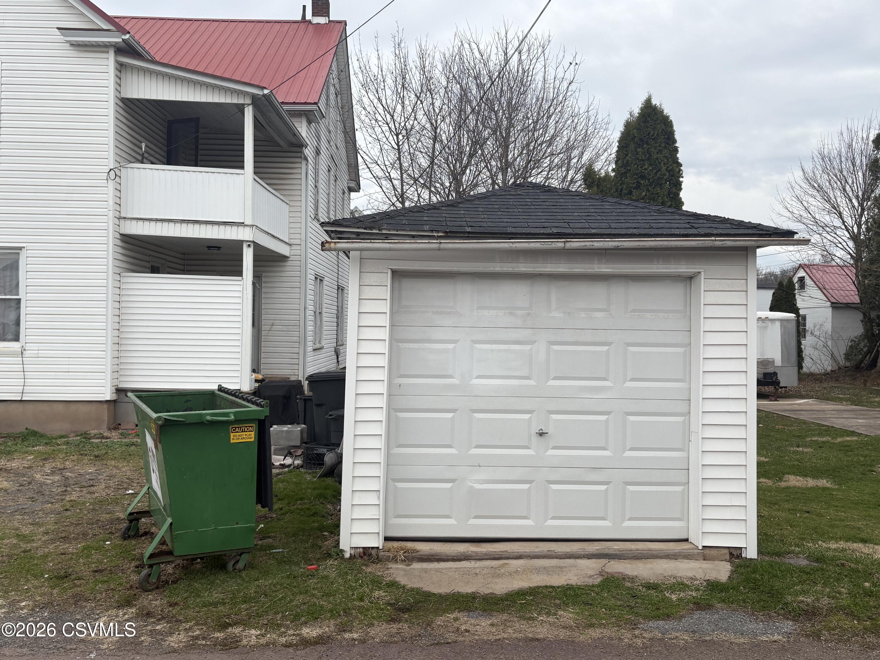 Properties 6 227-229 MARY Avenue