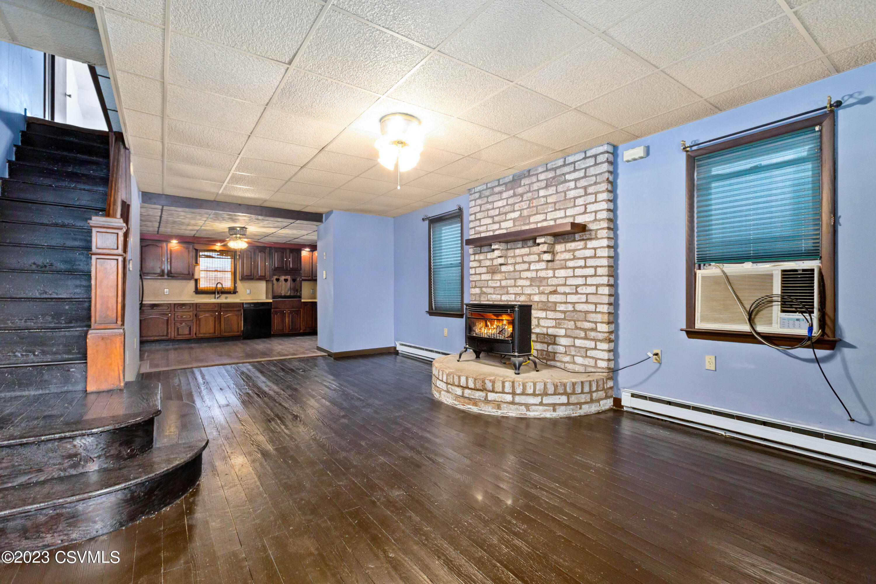 Photo 3 of 27 of 29 N SHERIDAN Street house