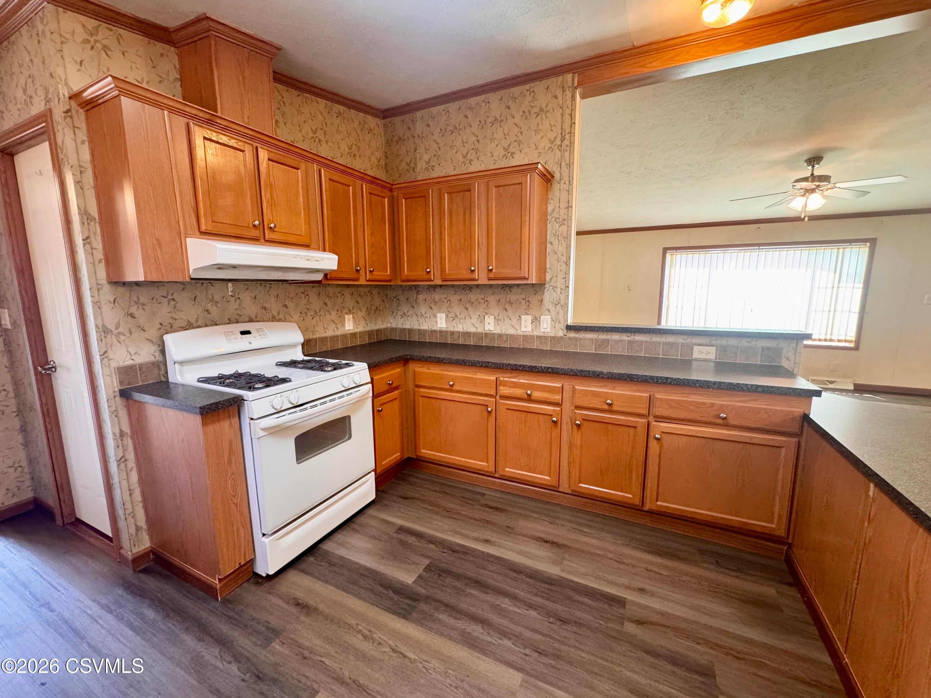 206 LUNAR Lane