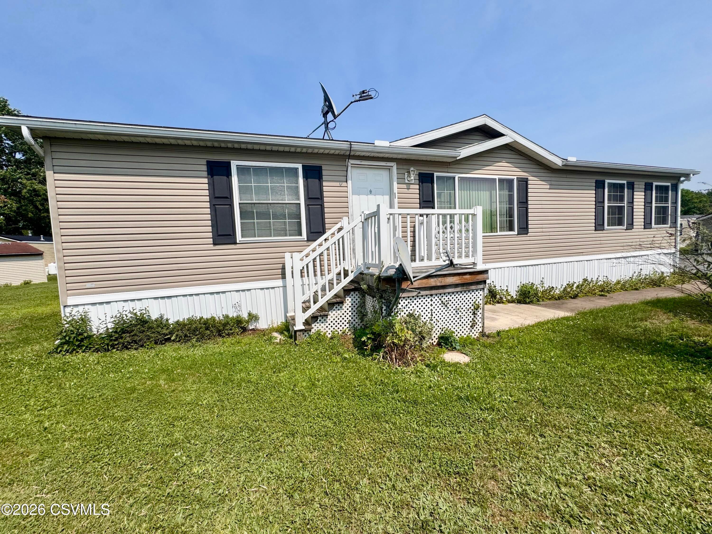 206 LUNAR Lane