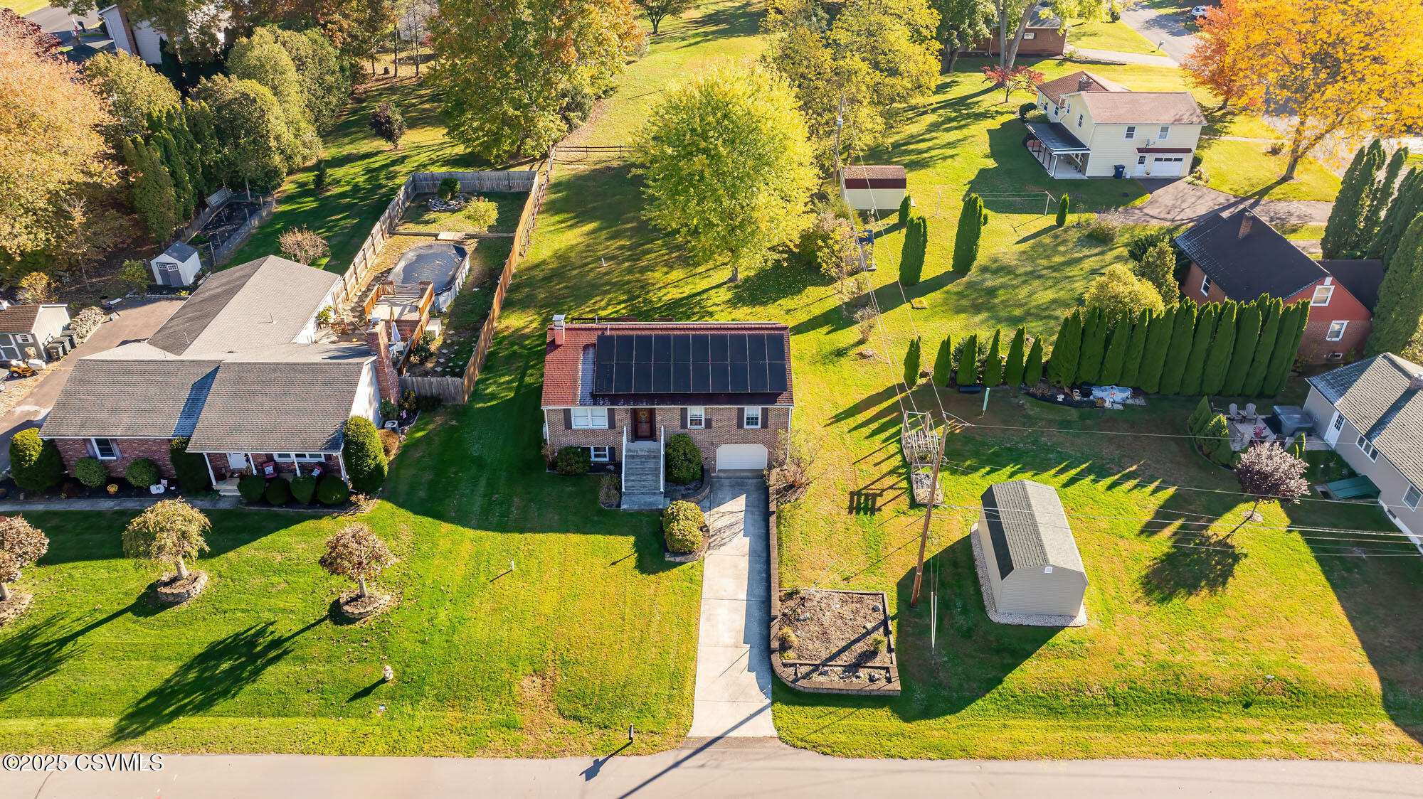 Properties 6 106 JADE Avenue