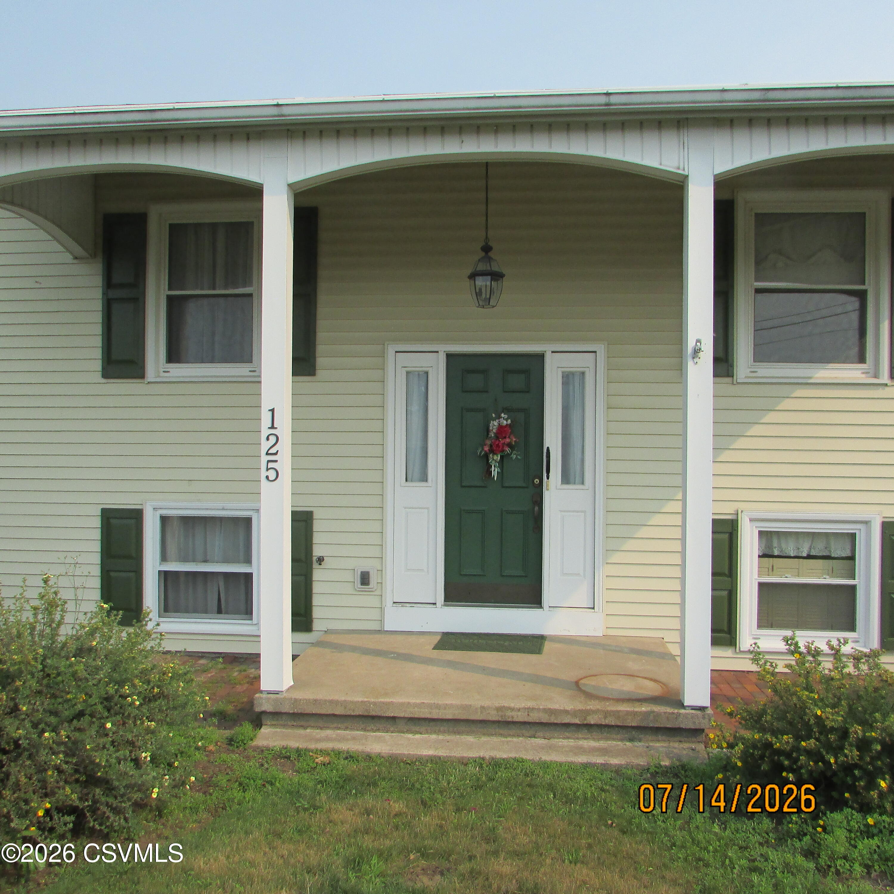 125 essex lane