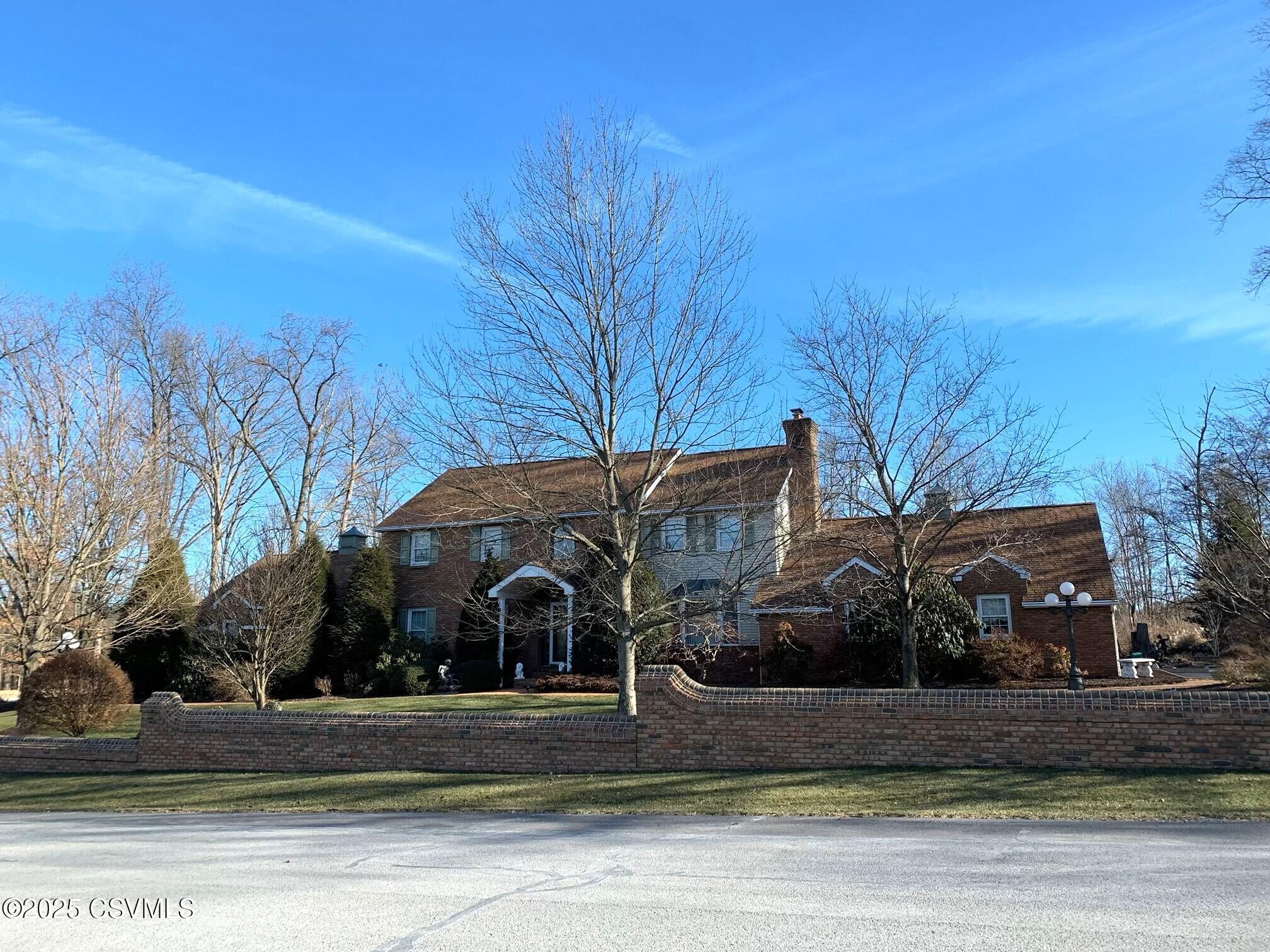 385 HEMLOCK Lane
