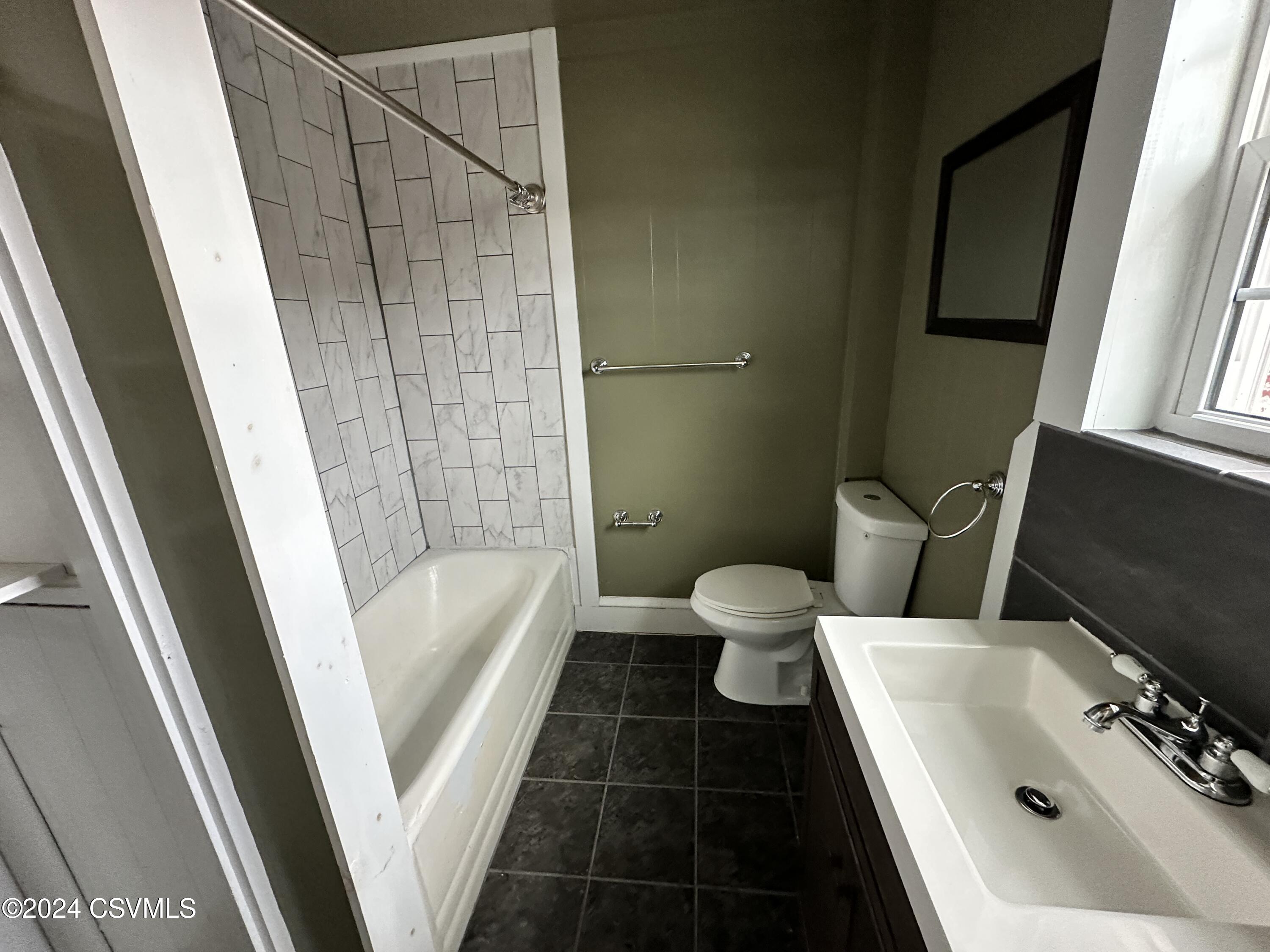 Danville, Pennsylvania 17821, United States, 2 Bedrooms Bedrooms, ,3 BathroomsBathrooms,Residential,Active,28946