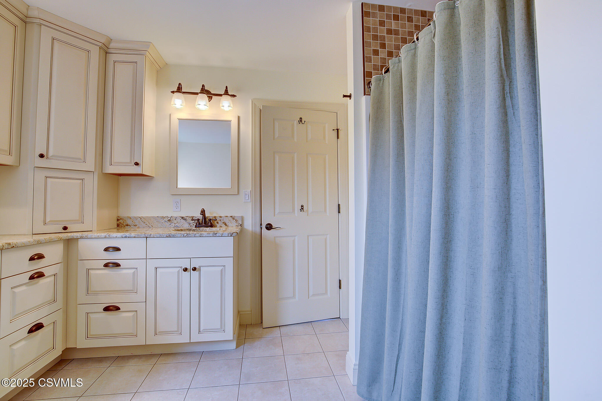 Lewisburg, Pennsylvania 17837, United States, 4 Bedrooms Bedrooms, ,3 BathroomsBathrooms,Residential,Active,189103