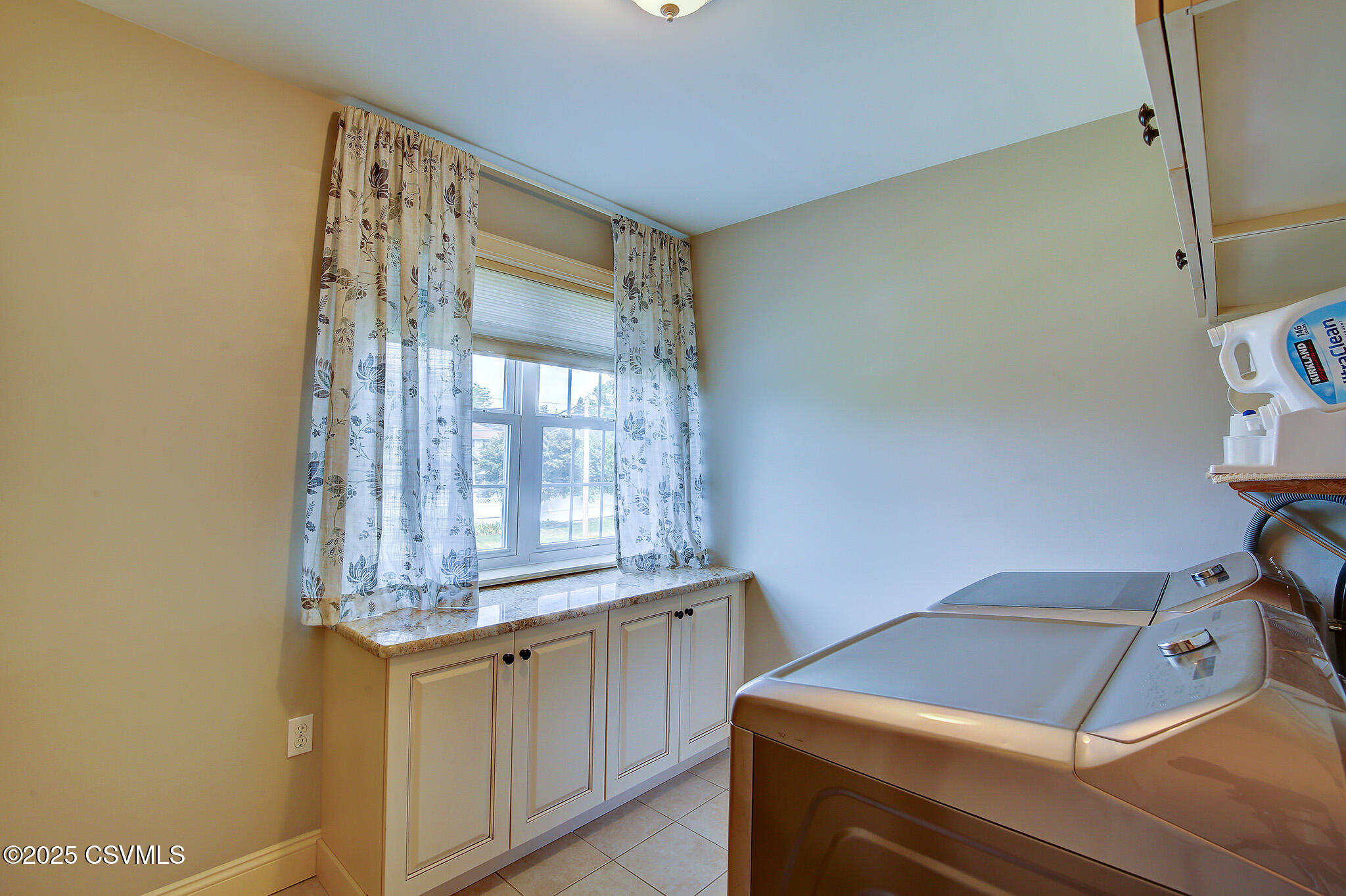 Lewisburg, Pennsylvania 17837, United States, 4 Bedrooms Bedrooms, ,3 BathroomsBathrooms,Residential,Active,189103