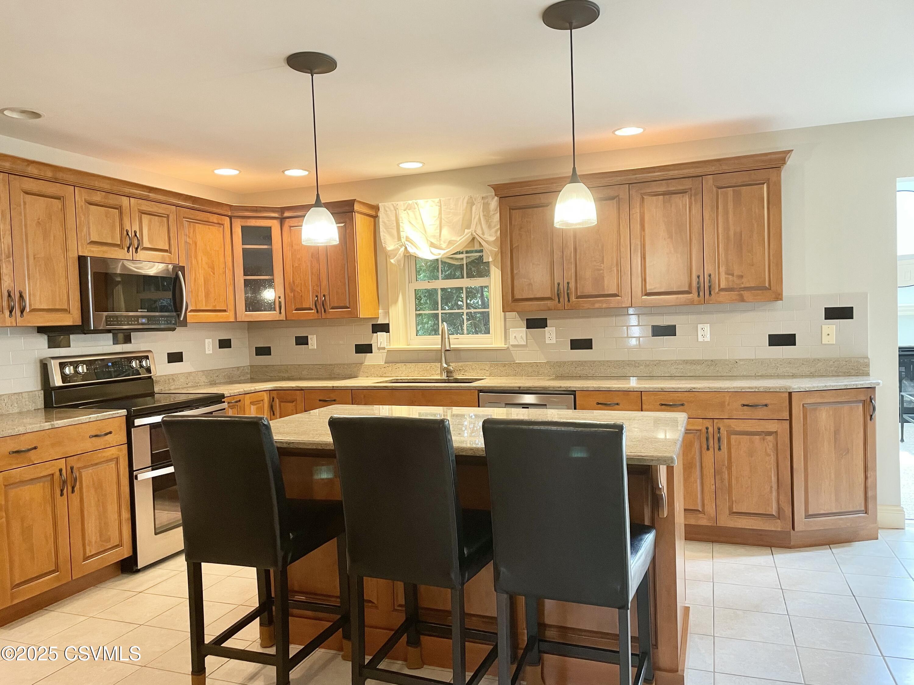 Lewisburg, Pennsylvania 17837, United States, 4 Bedrooms Bedrooms, ,3 BathroomsBathrooms,Residential,Active,189103