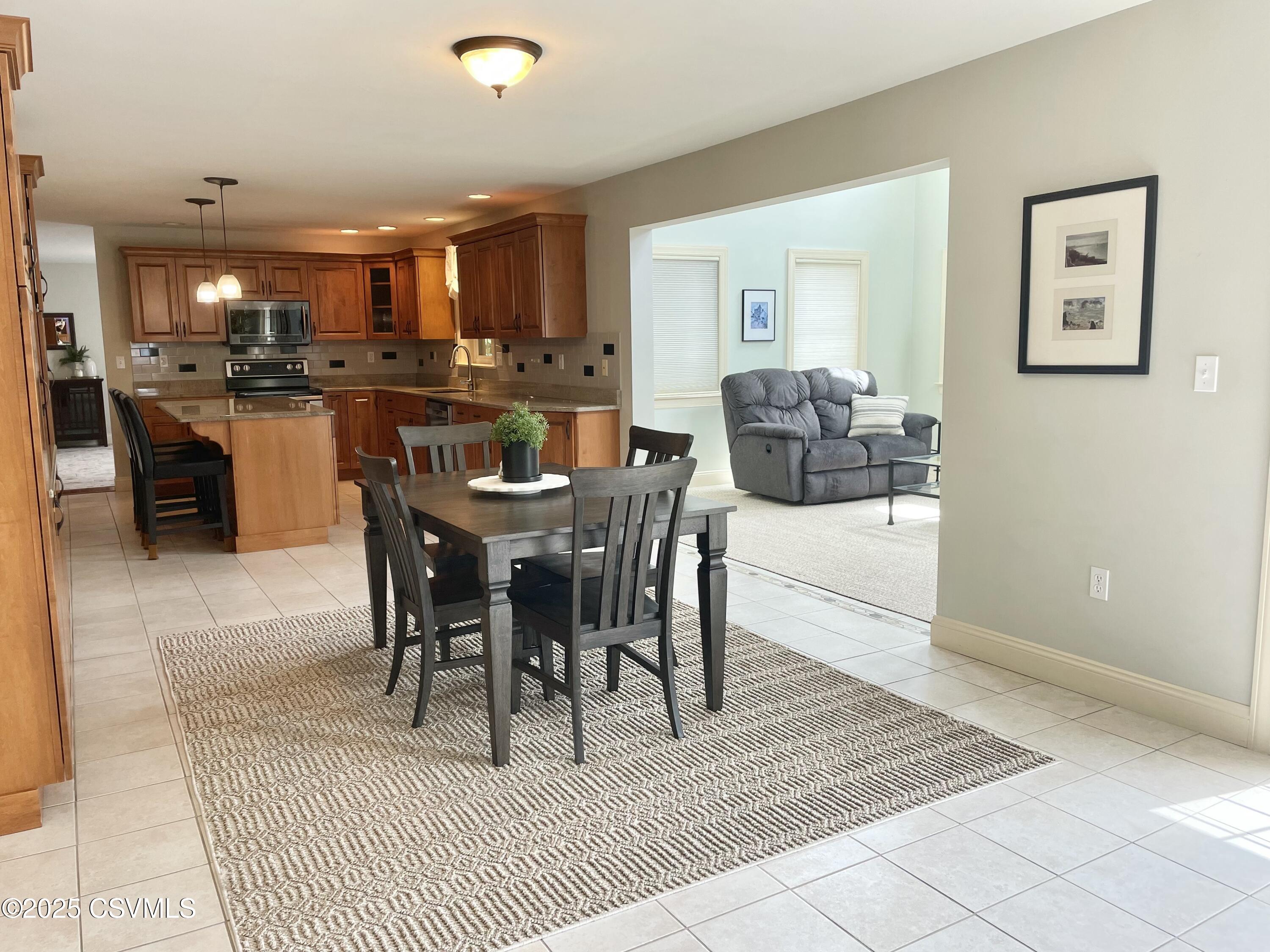 Lewisburg, Pennsylvania 17837, United States, 4 Bedrooms Bedrooms, ,3 BathroomsBathrooms,Residential,Active,189103