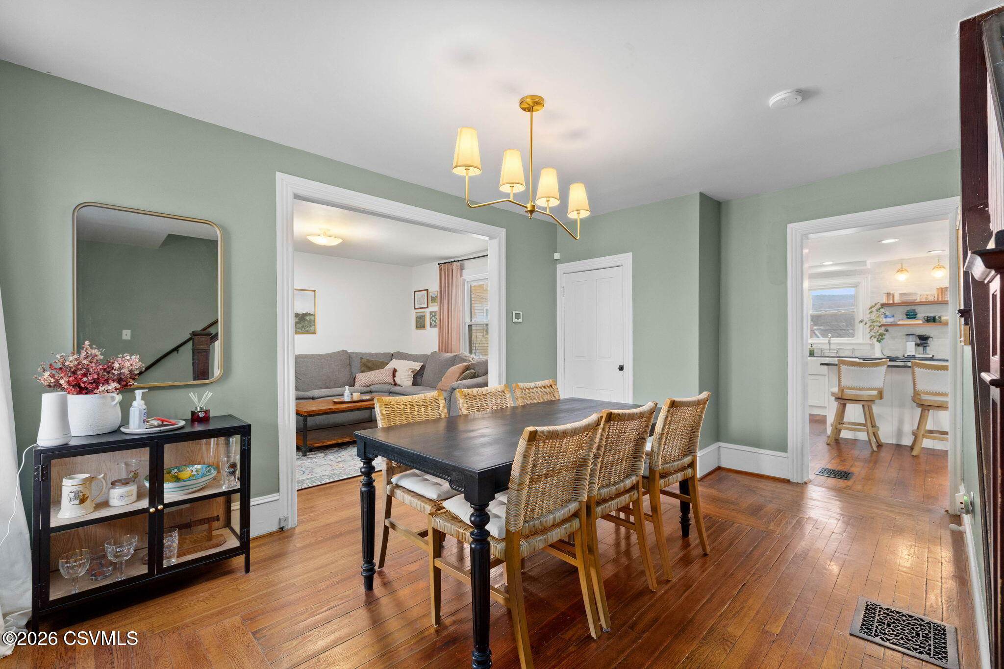 Properties 6 220 E FRONT Street