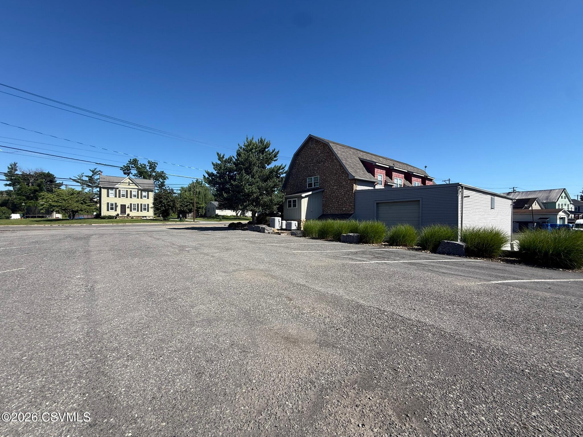 3166 n old trail