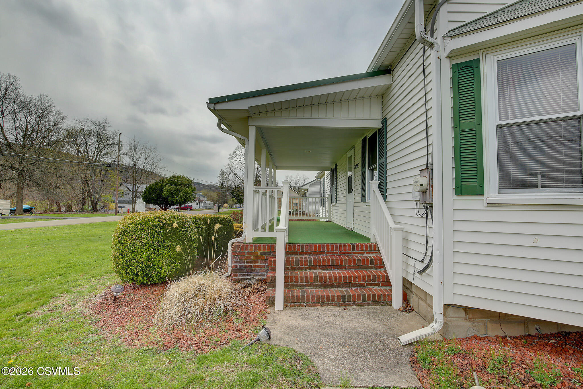 6295 3rd street