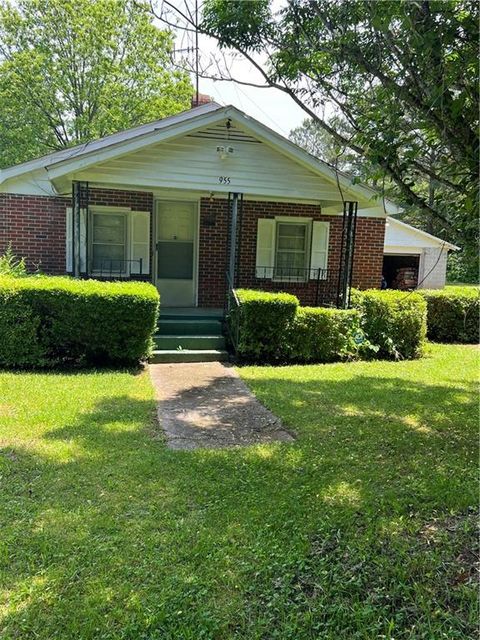 Single Family Residence in Calhoun Falls SC 955 hwy 81 South.jpg