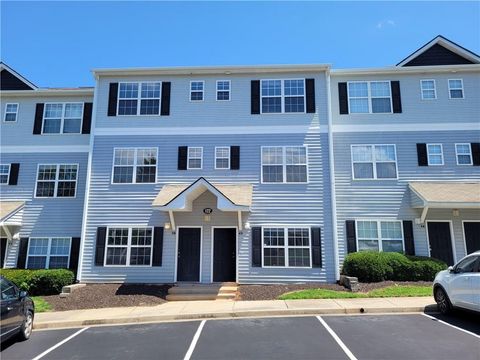 Photo for 122 University Village Drive #D, Central, SC 29630 (MLS # 20265486)