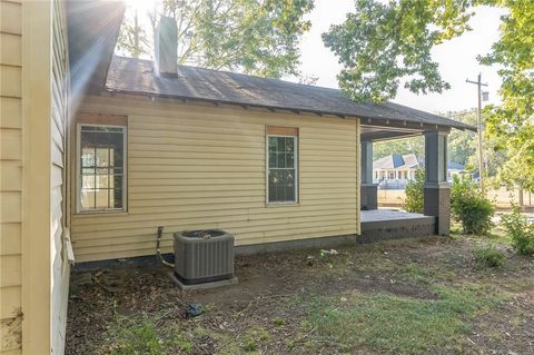 A home in Abbeville