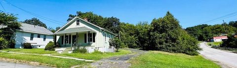 A home in Abbeville