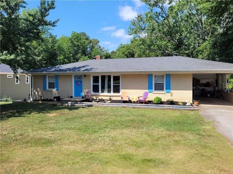 Photo for 1010 Royal Summit Drive, Seneca, SC 29678 (MLS # 20252635)