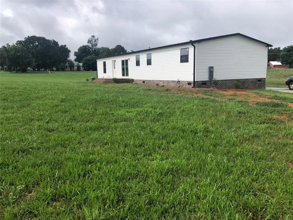 Photo 5 of 18 of 102 PURDY Road mobile home