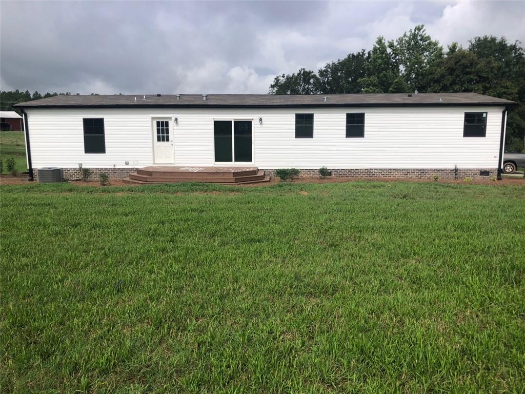 Photo 4 of 18 of 102 PURDY Road mobile home