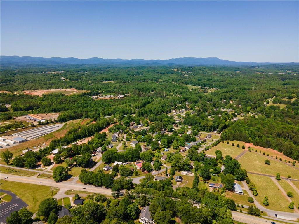 000 Hilltop Drive, Travelers Rest, South Carolina image 13