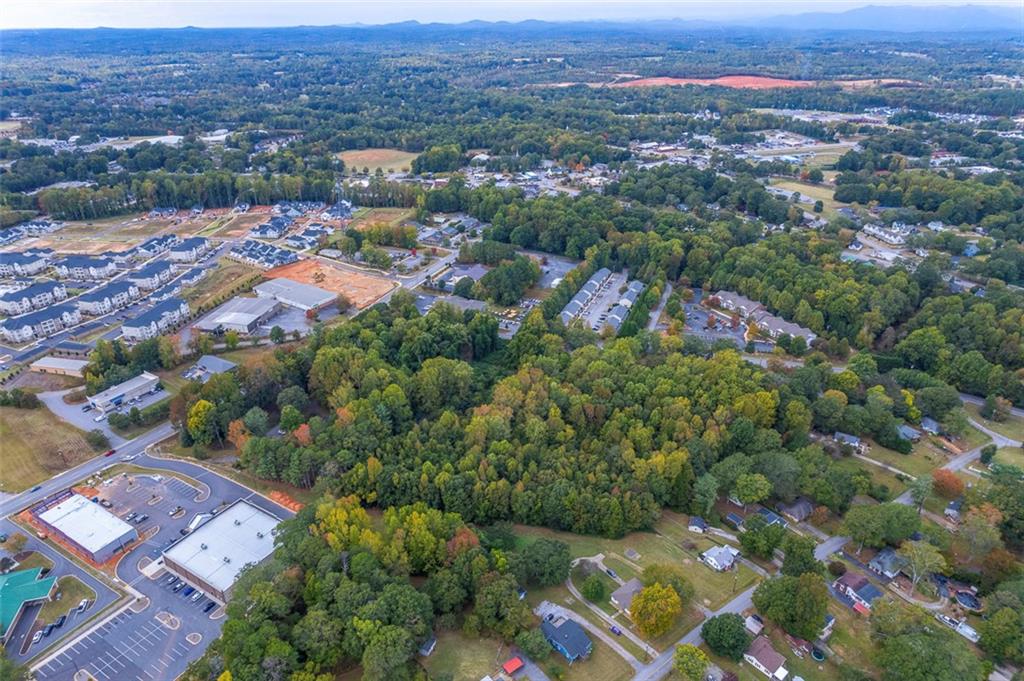 000 Hilltop Drive, Travelers Rest, South Carolina image 5