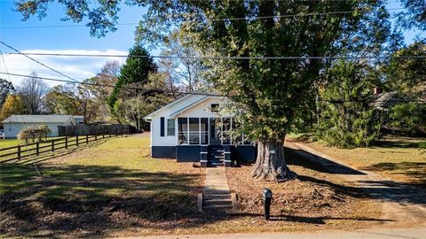 A home in Travelers Rest