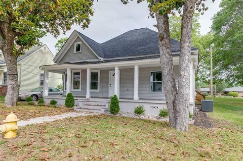 A home in Laurens