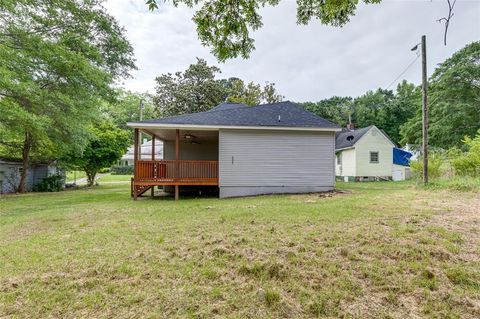 A home in Laurens