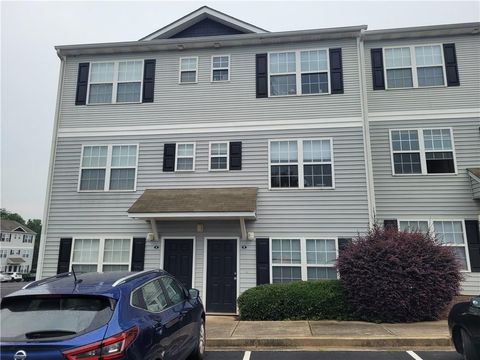 Photo for 221 Campus Drive #B, Central, SC 29630 (MLS # 20264092)