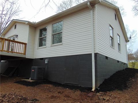 A home in Easley