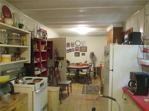 A home in Mountain  Rest