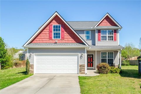 Single Family Residence in Greenville SC 110 Nut Leaf Lane.jpg