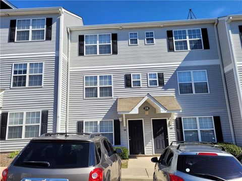 Photo for 236 Campus Drive #C, Central, SC 29630 (MLS # 20266805)