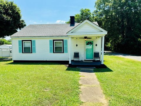 A home in Calhoun Falls