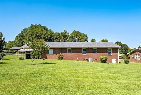 A home in Easley