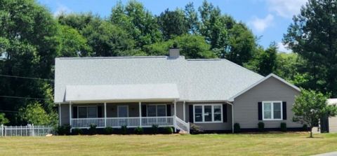 Single Family Residence in Belton SC 114 Traynum Place.jpg