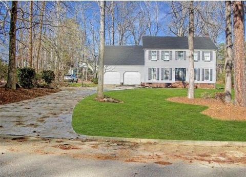 Homes For Sale - 113 Runnymeade Street<br/> Greenwood, SC 29649