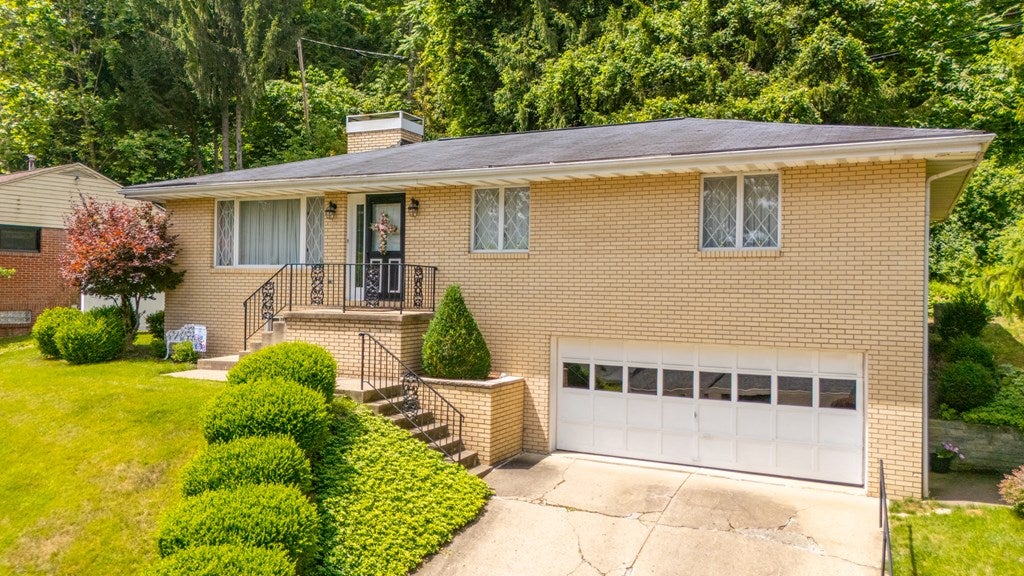 3 Woodland Drive