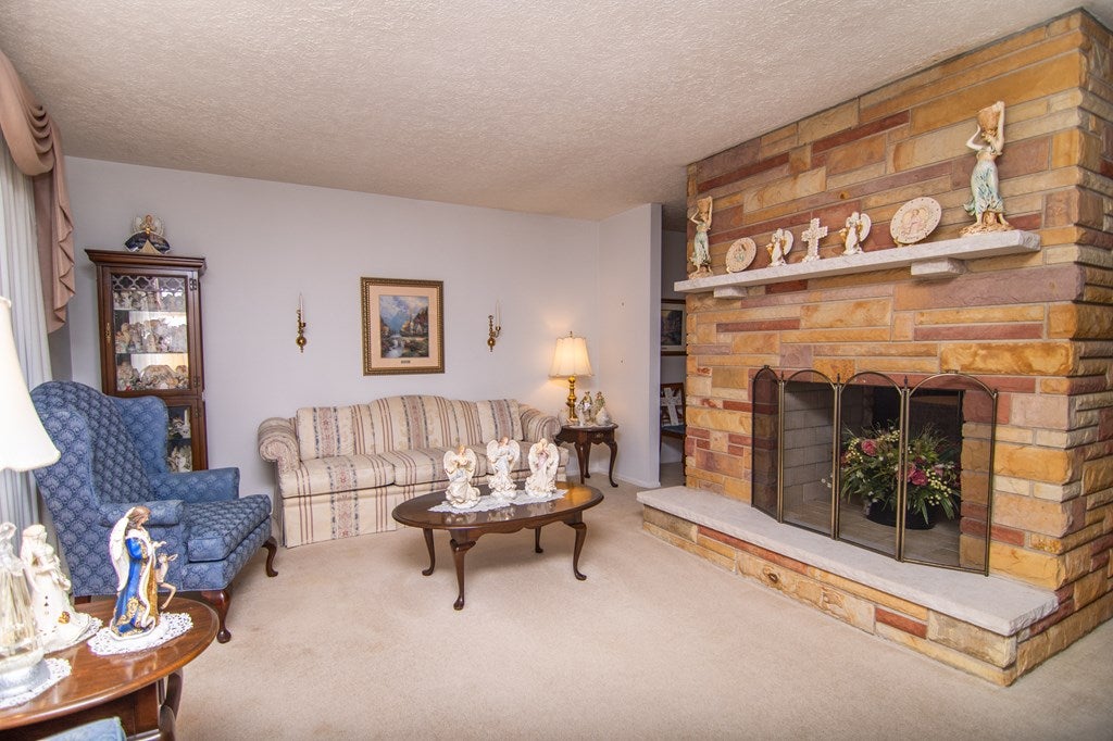 3 Woodland Drive