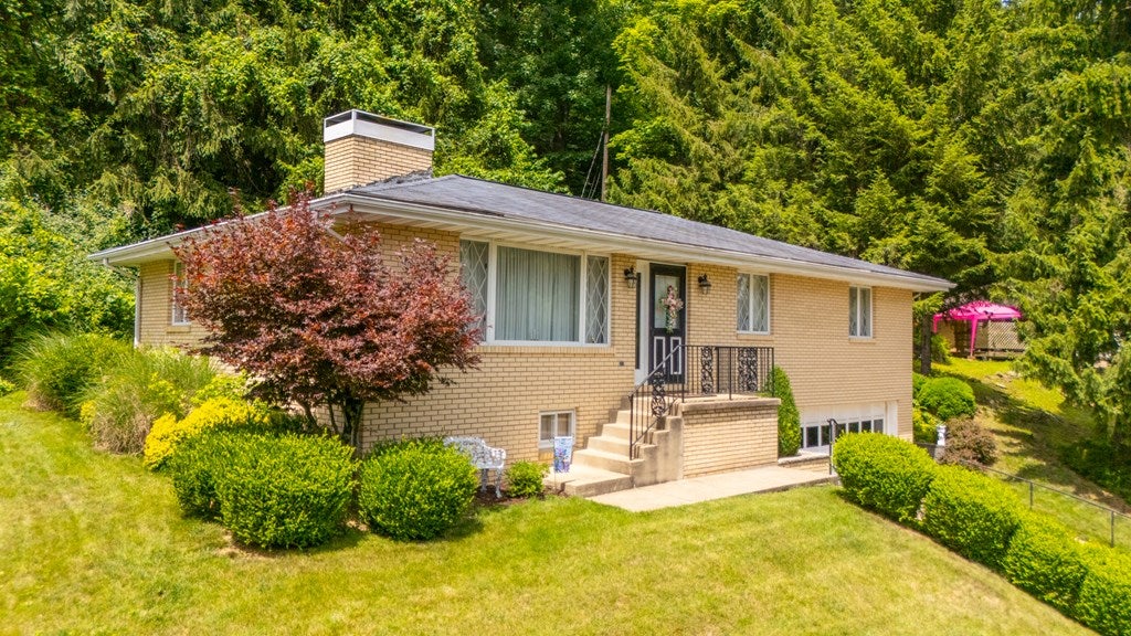 3 Woodland Drive