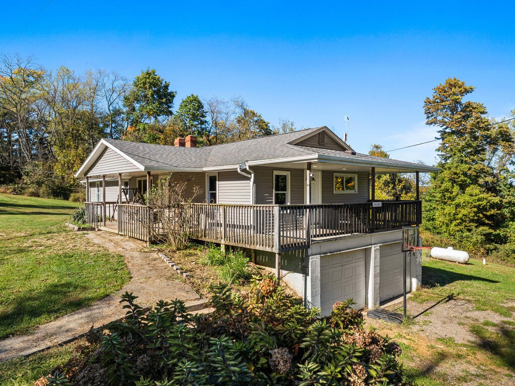 1083 Mcadoo Ridge Rd