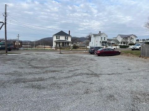 507 5th Street Moundsville WV 26041