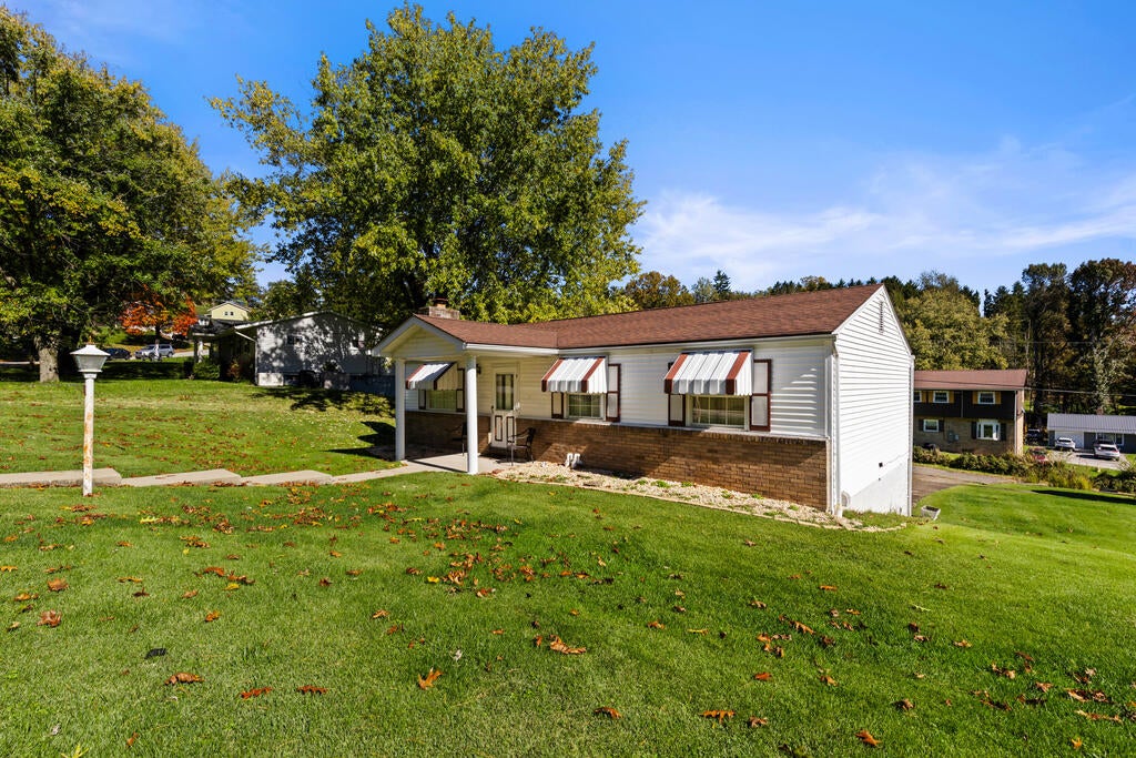 13 Lee Drive