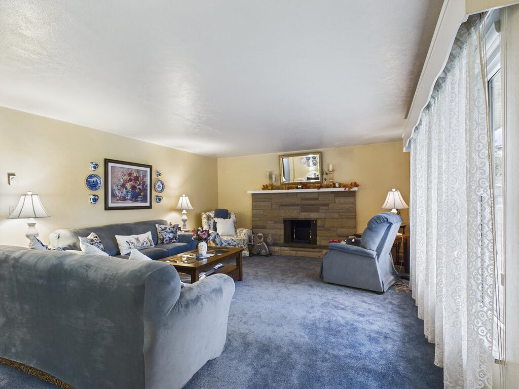 1006 Warwood Ave