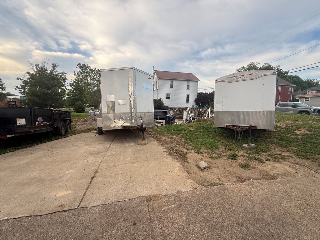 306 Maple Ave