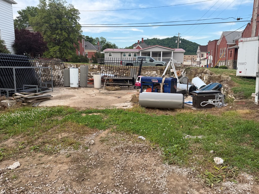 306 Maple Ave