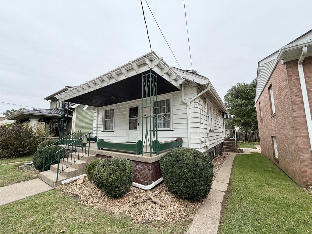 1335 VALLEY VIEW AVE