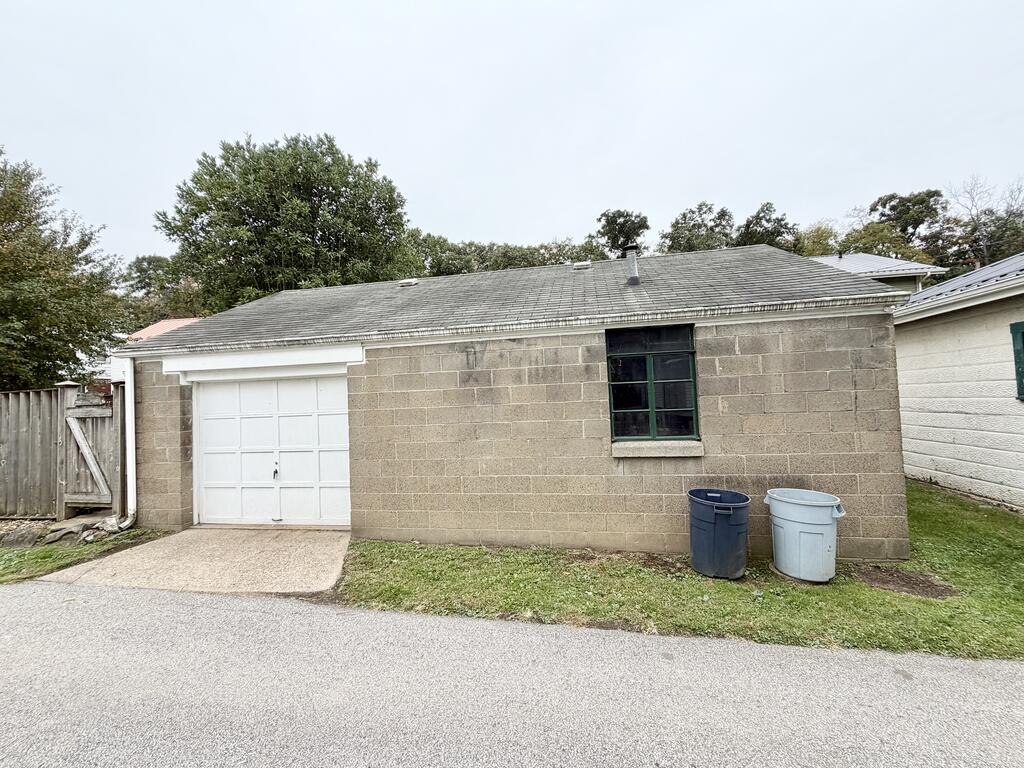 1335 VALLEY VIEW AVE